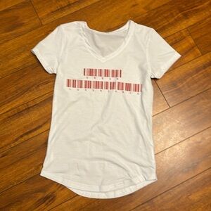 Women’s Urban Luxuriance Tshirt SZ S Vneck